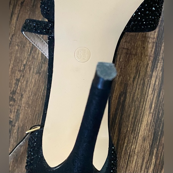 The Blossom Collection Ankle Strap Pointed Toe Heel. Size 5.5 - Picture 10 of 12